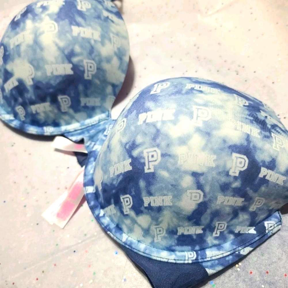 Victoria Secrets Bra  (New) w/ out tags
